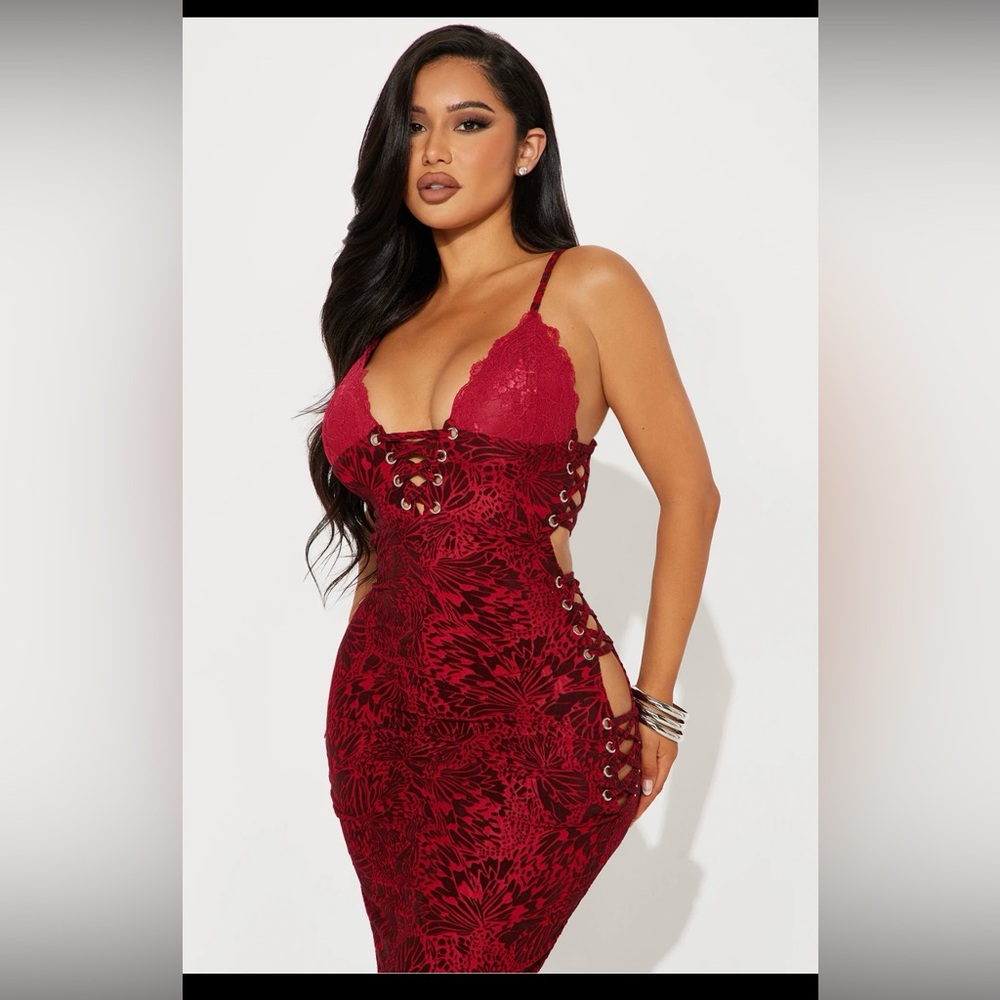 Elegant Red Lace Dress